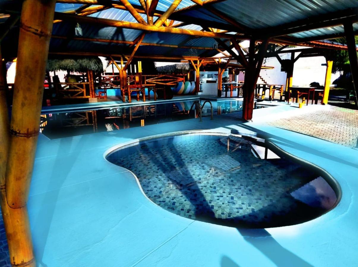 Hosteria La Chorrera Quito Bagian luar foto