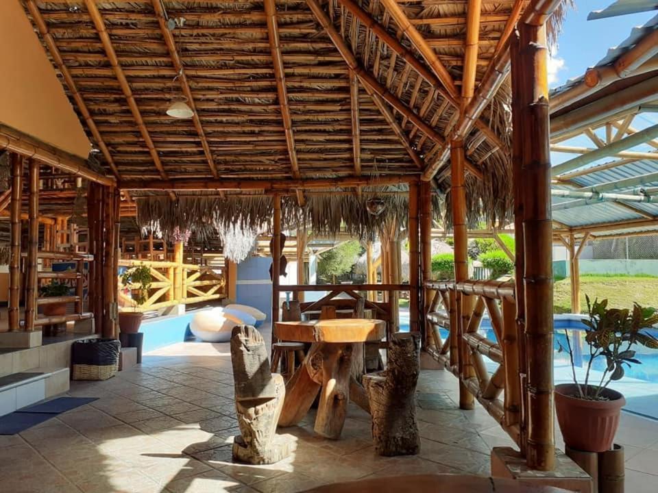 Hosteria La Chorrera Quito Bagian luar foto