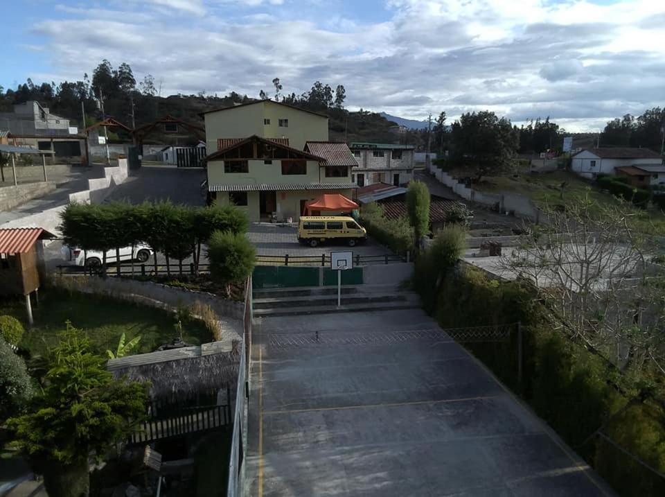 Hosteria La Chorrera Quito Bagian luar foto